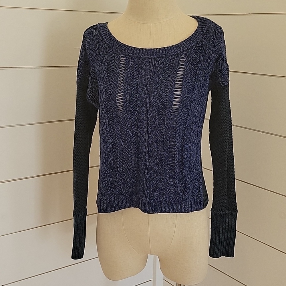 American Eagle Outfitters xs blue two tone crop sweater